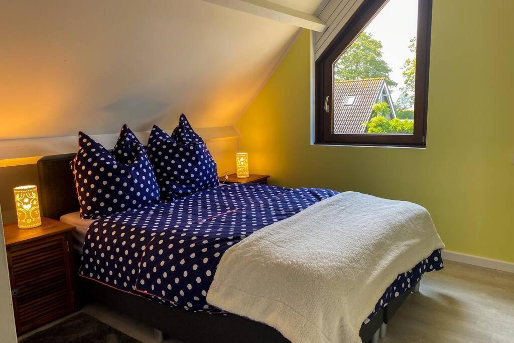Traumhaftes Geraeumiges Ferienhaus In Meernaehe ブライニッセ エクステリア 写真